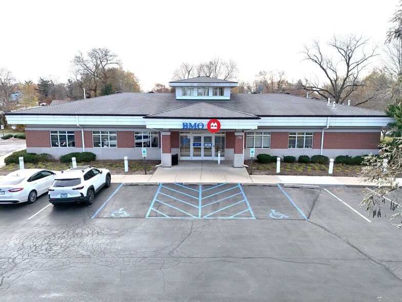 170 N Mclean Blvd, Elgin, IL for sale - Building Photo - Image 2 of 10