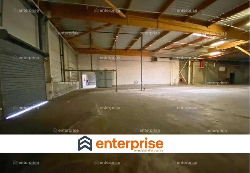 Location Commerce 1 894 m² - Photo 1