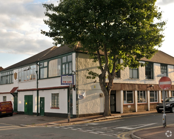 Maple Ave, Leigh On Sea for sale - Primary Photo - Image 1 of 1