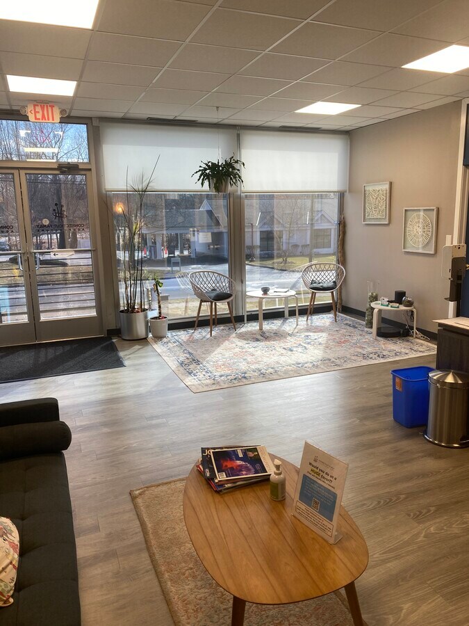 100 Sycamore St, Glastonbury 06033 UK