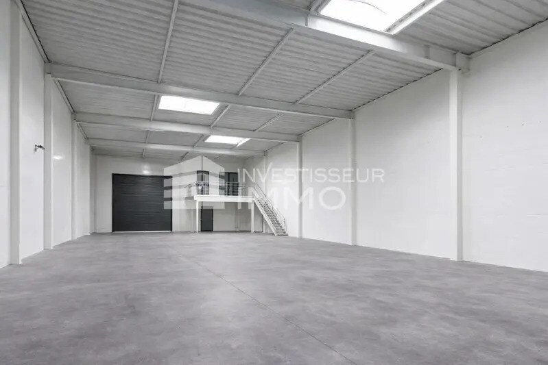 Light Industrial in Torcy for sale Building Photo- Image 1 of 4