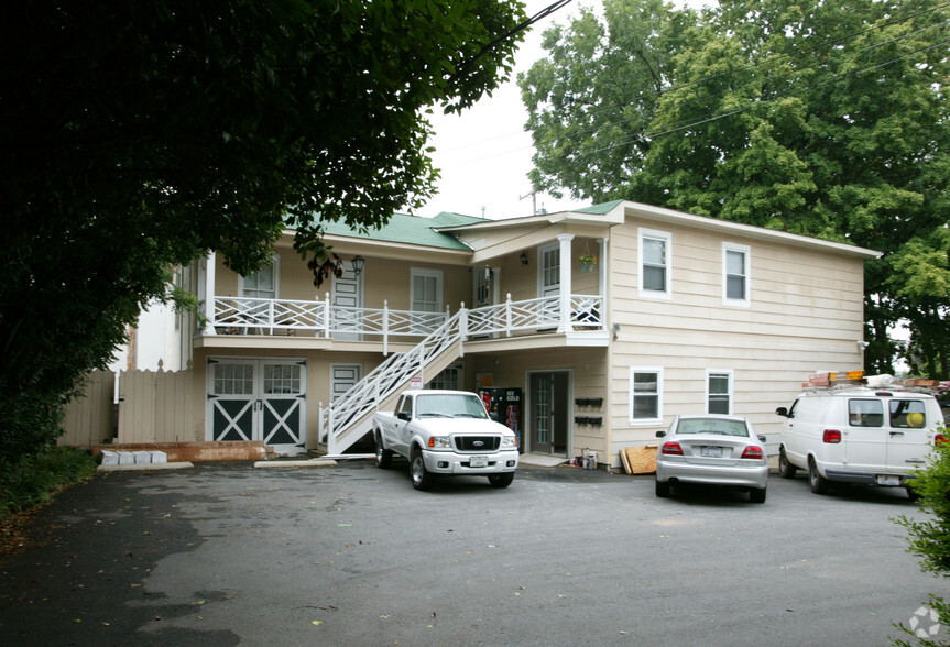 942B W Fourth St, Winston-Salem, NC for rent - Building Photo - Image 2 of 5