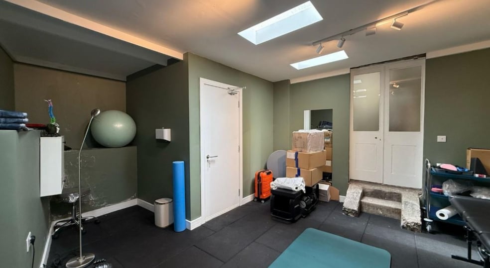 845 Fulham Rd, London to rent - Interior Photo - Image 3 of 10