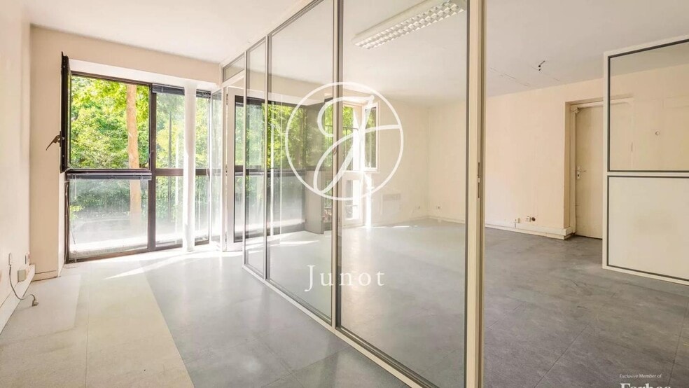 Office in Paris for sale - Building Photo - Image 3 of 12