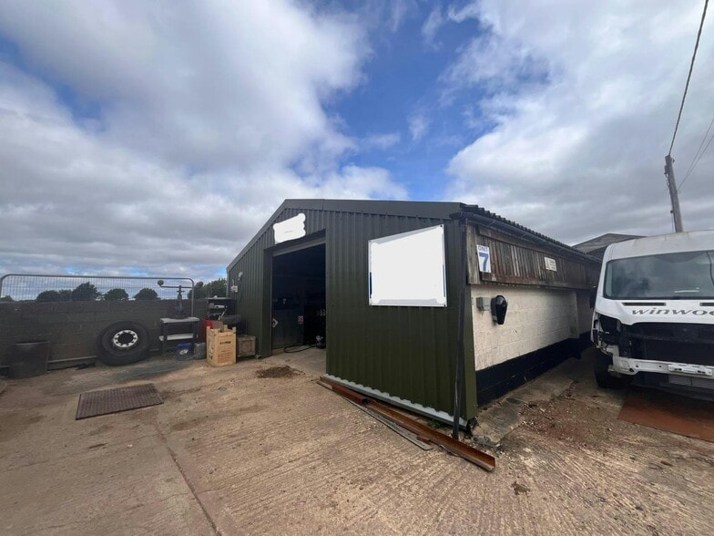 Stewkley Rd, Leighton Buzzard to rent - Building Photo - Image 1 of 17