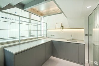 42 Gloucester Ave, London to rent Interior Photo- Image 2 of 13