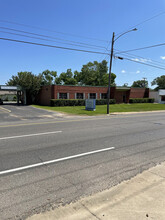 239 E 1st St, Deridder, LA for rent Building Photo- Image 1 of 4