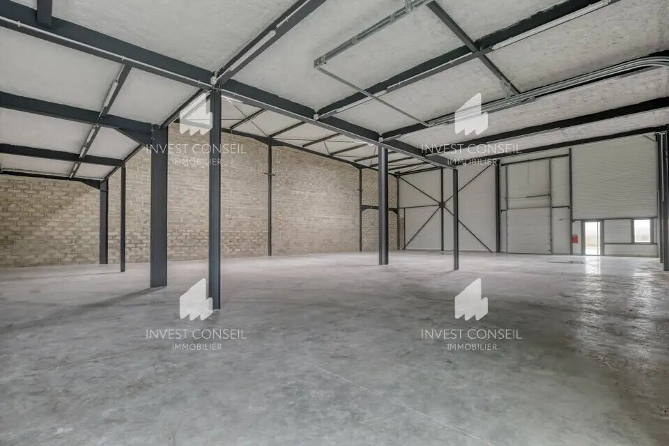 Light Industrial in Persan for sale Interior Photo- Image 1 of 9