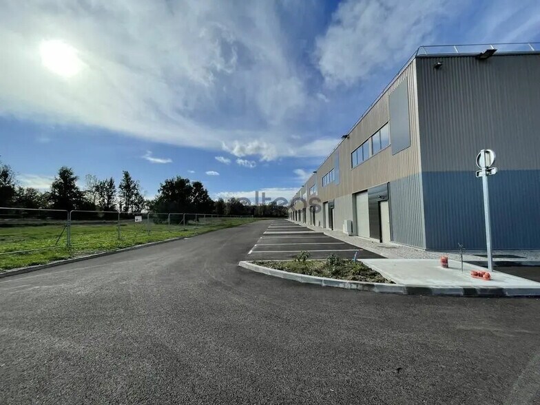 Light Industrial in Montauban for sale - Building Photo - Image 2 of 5