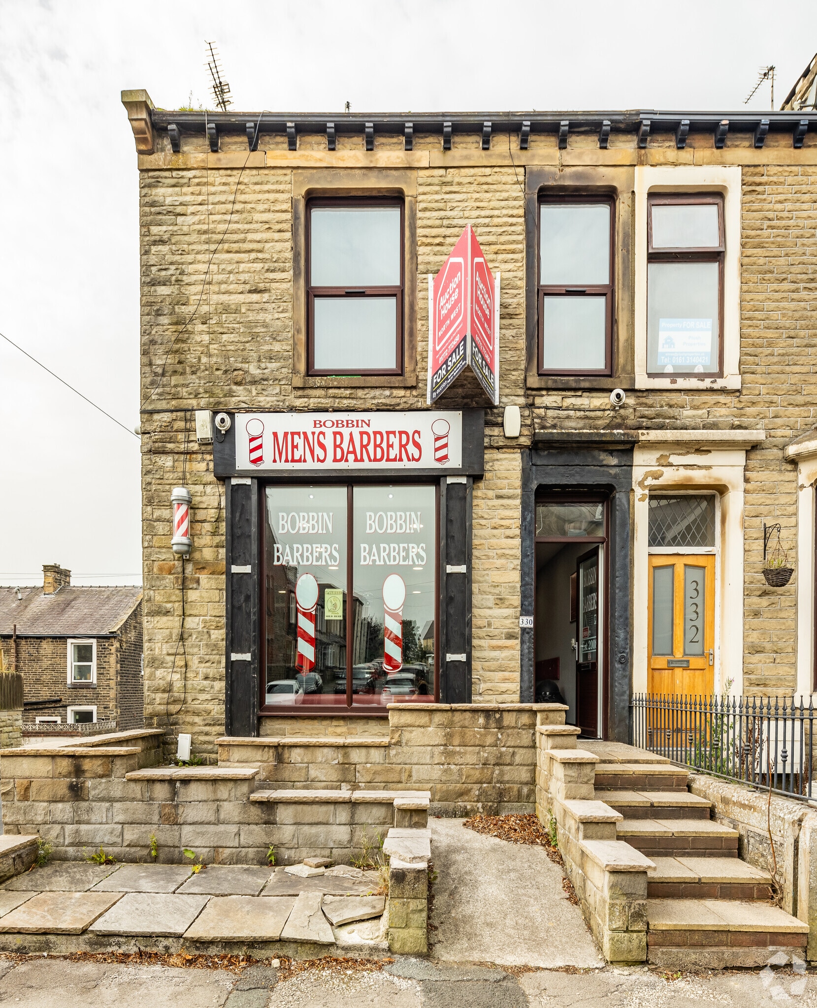 330 Padiham Rd, Burnley to rent Primary Photo- Image 1 of 3