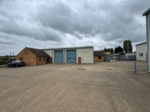 Norris Way, Rushden to rent Building Photo- Image 1 of 8