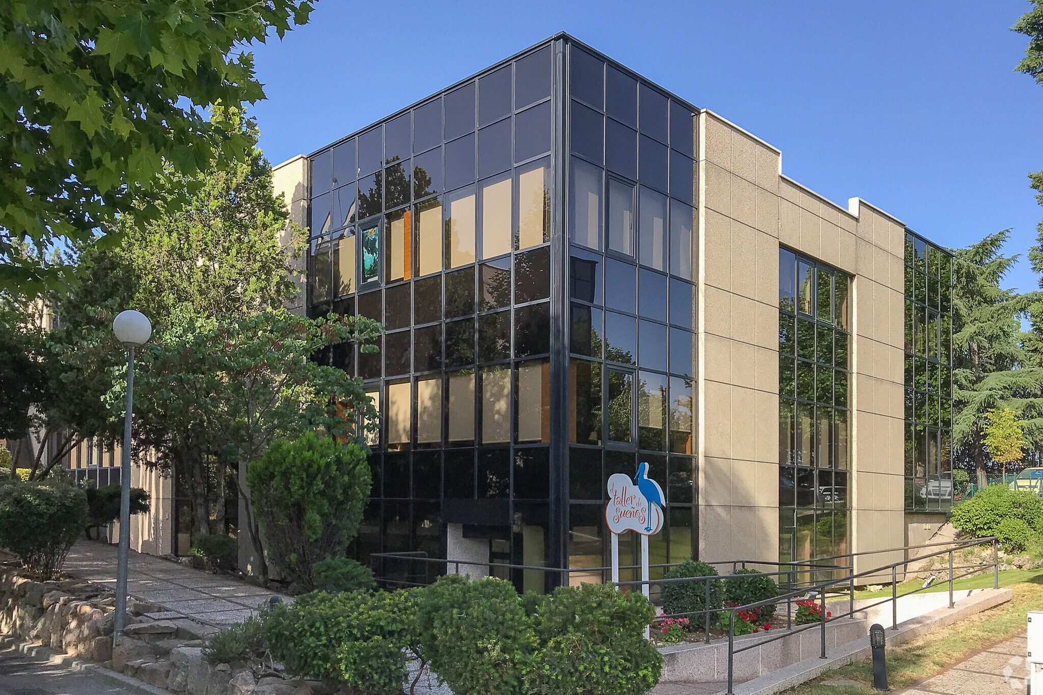 Calle Azalea, 1, Alcobendas, Madrid to rent Primary Photo- Image 1 of 3
