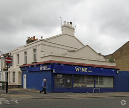 1 Northfield Rd, London for rent Primary Photo- Image 1 of 3