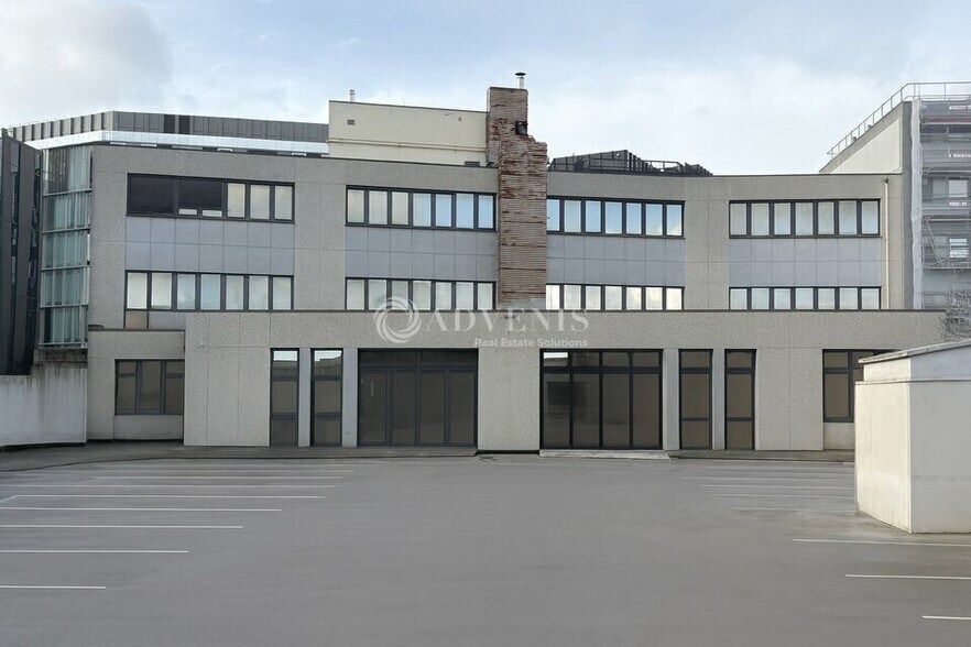 Light Industrial in Arcueil to rent - Building Photo - Image 2 of 5