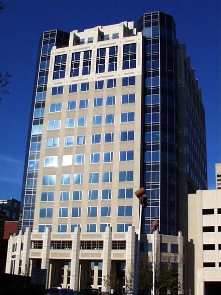 100 Peabody Pl, Memphis, TN for rent - Building Photo - Image 1 of 5