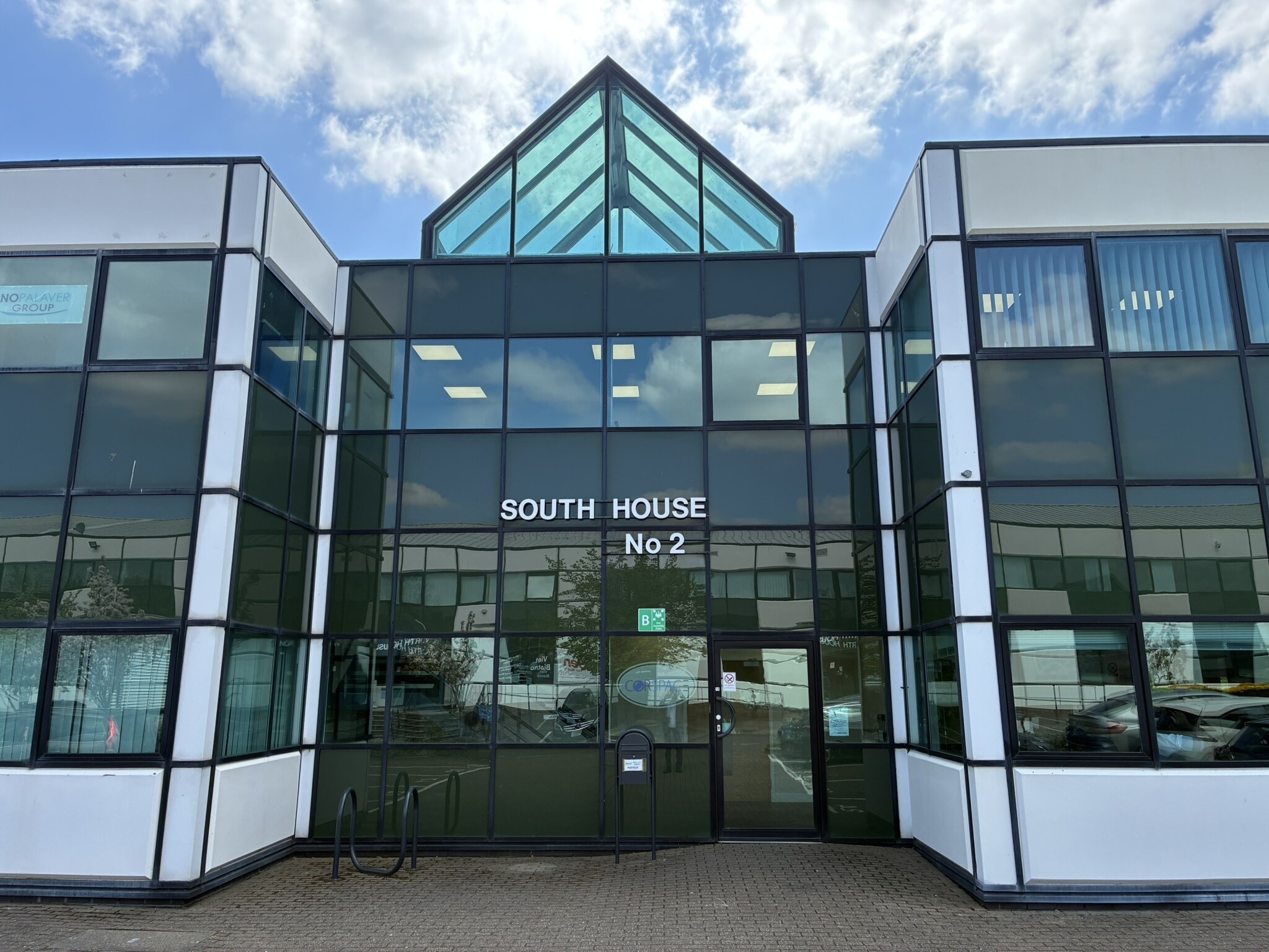Bond Ave, Milton Keynes to rent Building Photo- Image 1 of 6