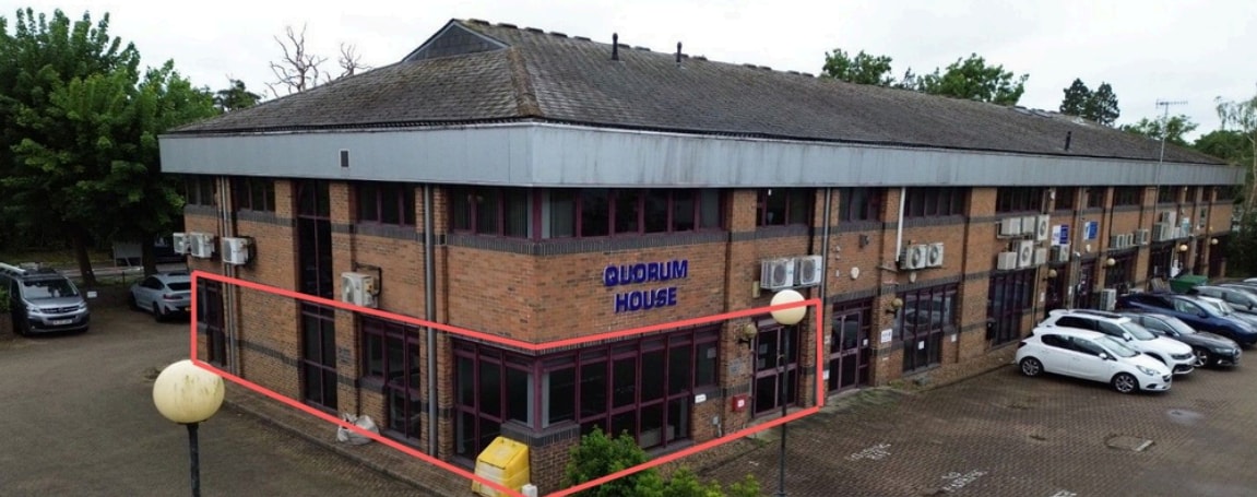 Dwight Rd, Watford to rent Building Photo- Image 1 of 3