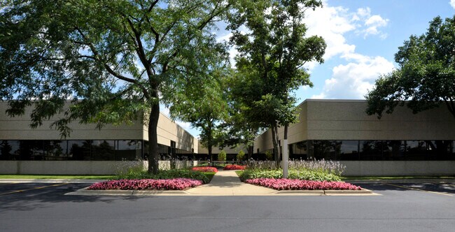 More details for 2505 S Finley Rd, Lombard, IL - Office, Light Industrial to Rent