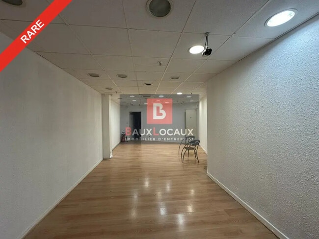 Location Commerce 102 m²