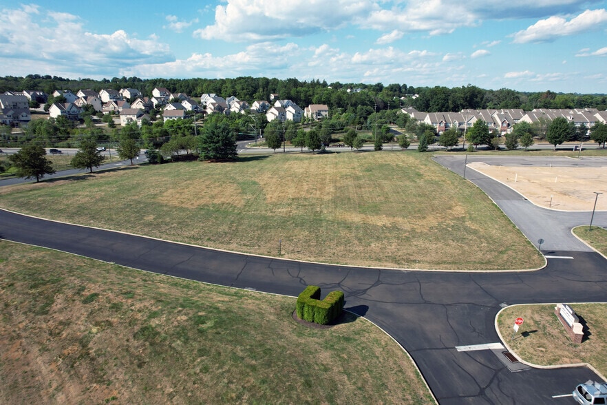 W Germantown Pike, East Norriton Township, PA to rent - Building Photo - Image 3 of 4