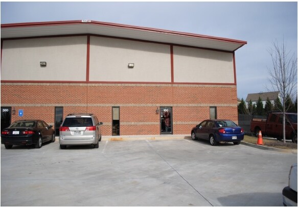 4260 Industrial Center Ln NW, Acworth, GA for rent - Building Photo - Image 2 of 15