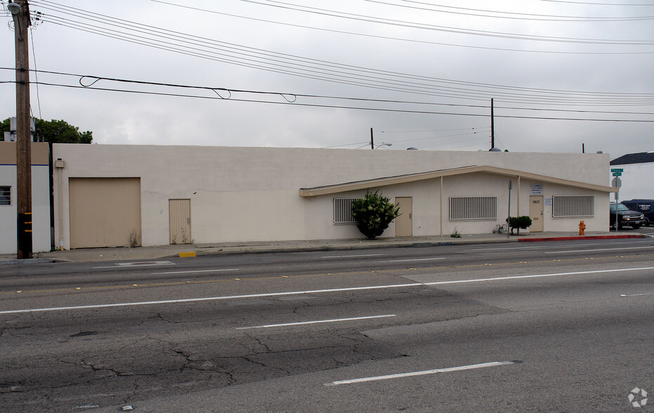 11607 Prairie Ave, Hawthorne, CA for rent - Building Photo - Image 2 of 3