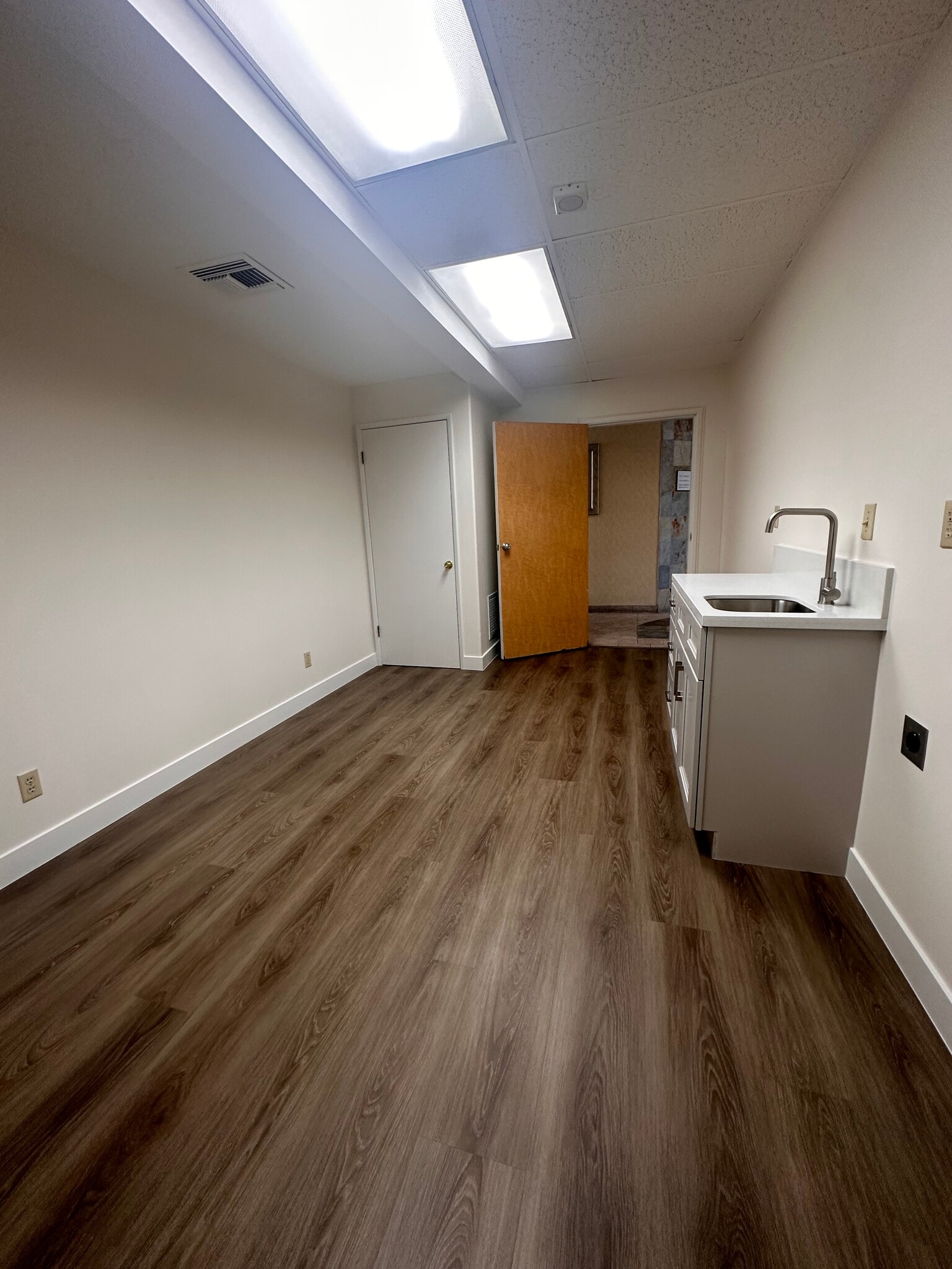 599 S Barranca Ave, Covina, CA to rent Building Photo- Image 1 of 3