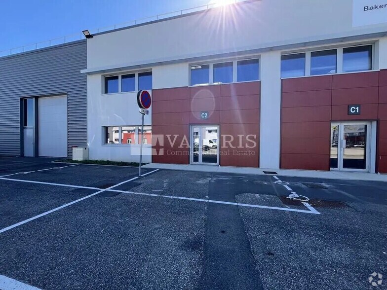 Light Industrial in Saint-Priest to rent - Building Photo - Image 3 of 3