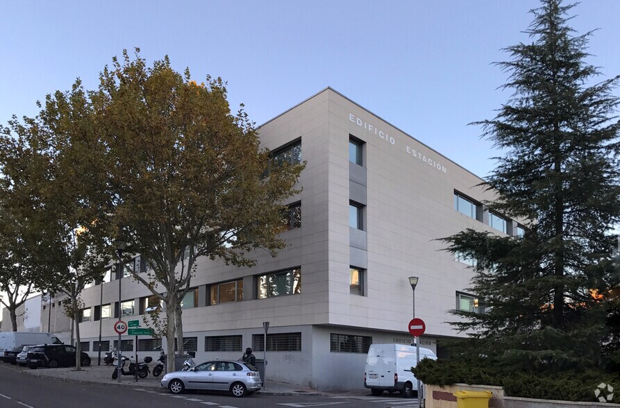 Calle Segundo Mata, 6, Pozuelo de Alarcón, Madrid to rent - Primary Photo - Image 1 of 14