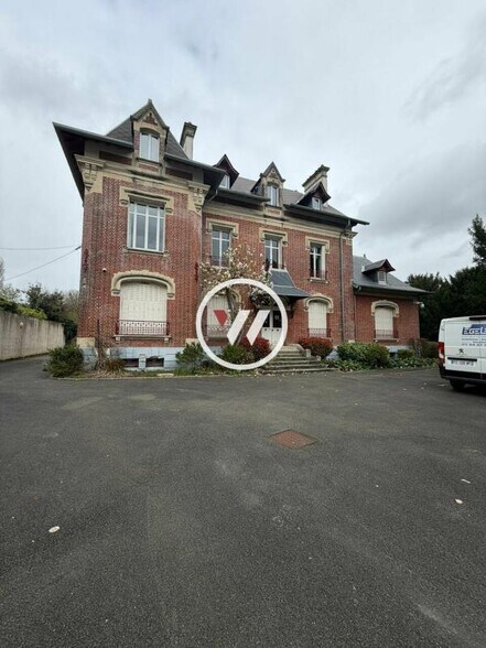 Industrial in Mitry-Mory to rent - Building Photo - Image 1 of 9