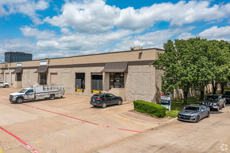 4800-4824 Lakawana St, Dallas, TX for rent - Building Photo - Image 1 of 5