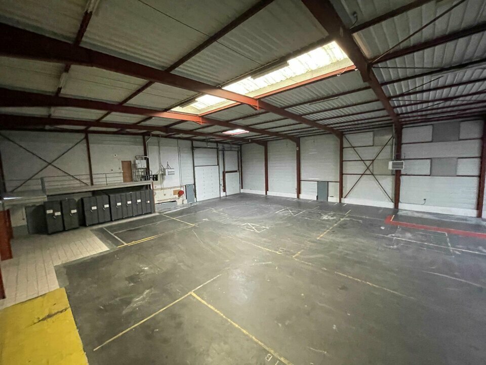 Light Industrial in Corbas to rent Interior Photo- Image 1 of 13