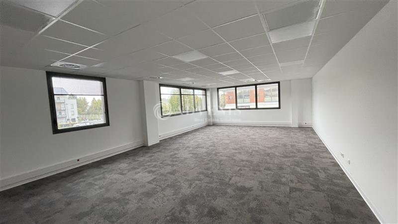 21 Boulevard Robert Thiboust, Serris to rent - Interior Photo - Image 2 of 5