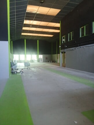 More details for Calle del Gamonal, 71, Madrid - Industrial to Rent