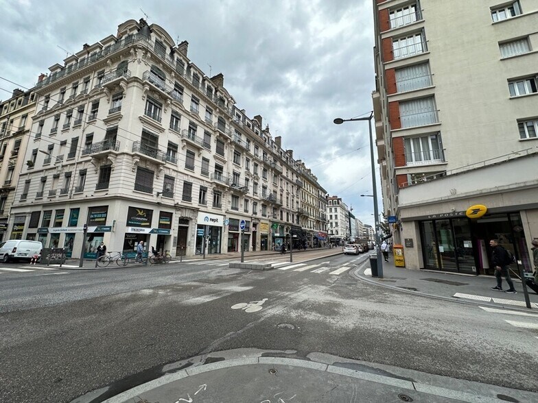 Retail in Lyon 6eme Arrondissement to rent - Building Photo - Image 1 of 9