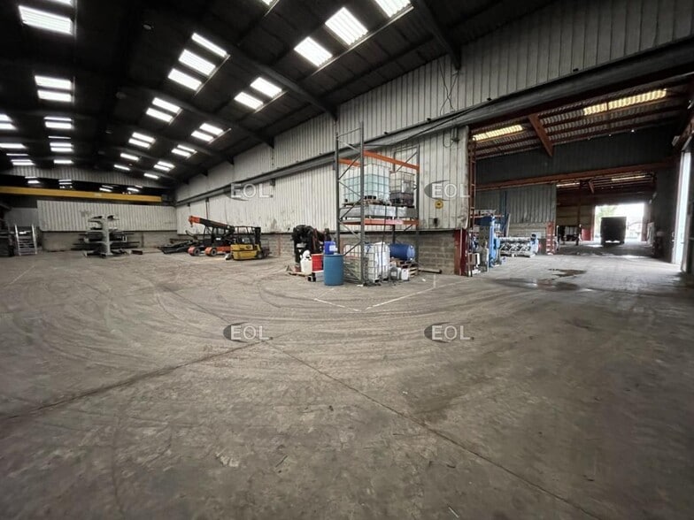 Light Industrial in SAINT-OUEN-L'AUMONE to rent - Building Photo - Image 1 of 6