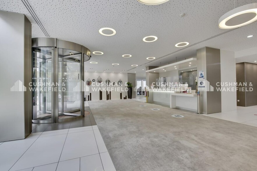 20-26 Boulevard Du Parc, Neuilly-sur-Seine to rent - Building Photo - Image 2 of 17
