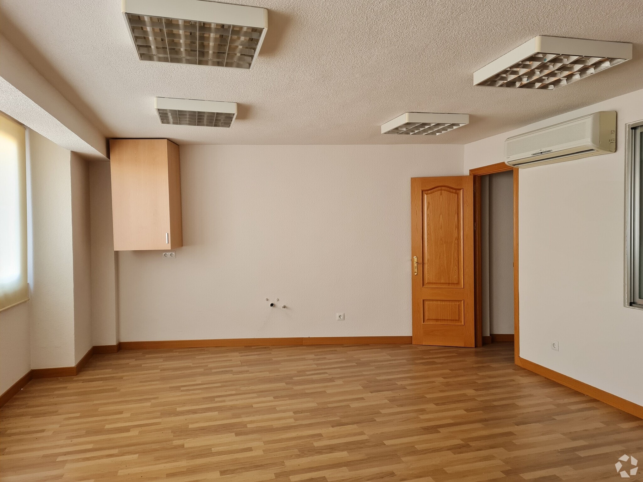 Office in Móstoles, Madrid for rent Interior Photo- Image 1 of 9