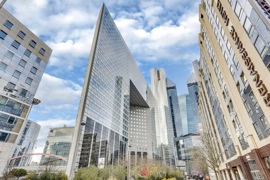 Office in Puteaux to rent - Building Photo - Image 1 of 20
