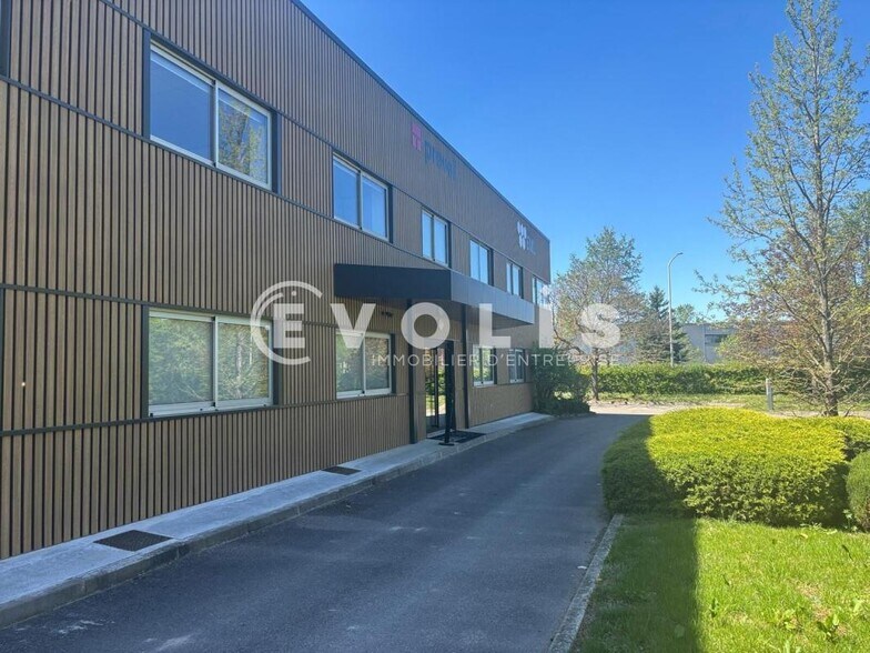 42 Rue Isaac Asimov, Bourgoin-Jallieu to rent - Building Photo - Image 2 of 15