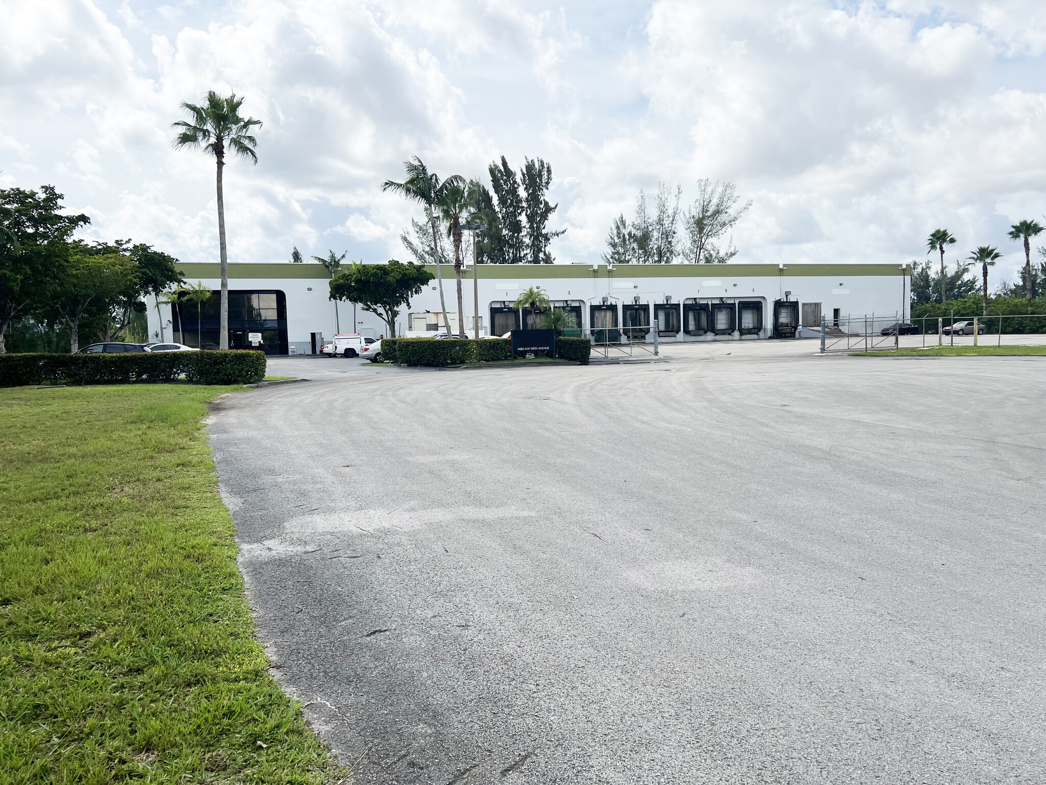 1480 NW 94th Ave, Miami 33172 - Industrial for Rent | LoopNet.co.uk 