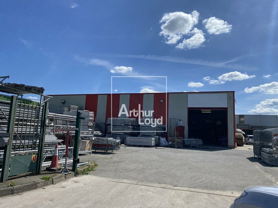 Light Industrial in Varennes-Jarcy for sale Building Photo- Image 1 of 7