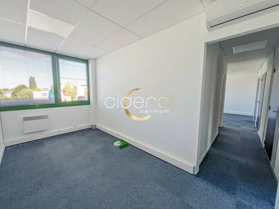Location Bureaux 63 m² - Photo 1
