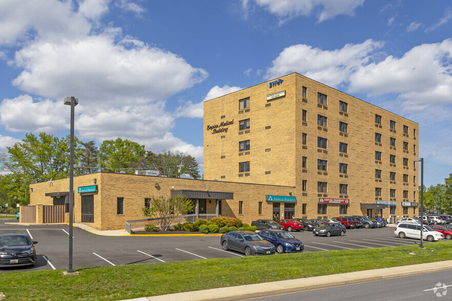 200 Hospital Dr, Glen Burnie, MD for rent - Primary Photo - Image 1 of 5