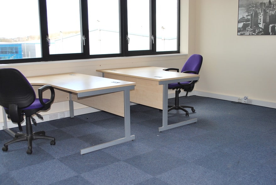 7-15 Millennium Way, Derby to rent - Interior Photo - Image 3 of 8