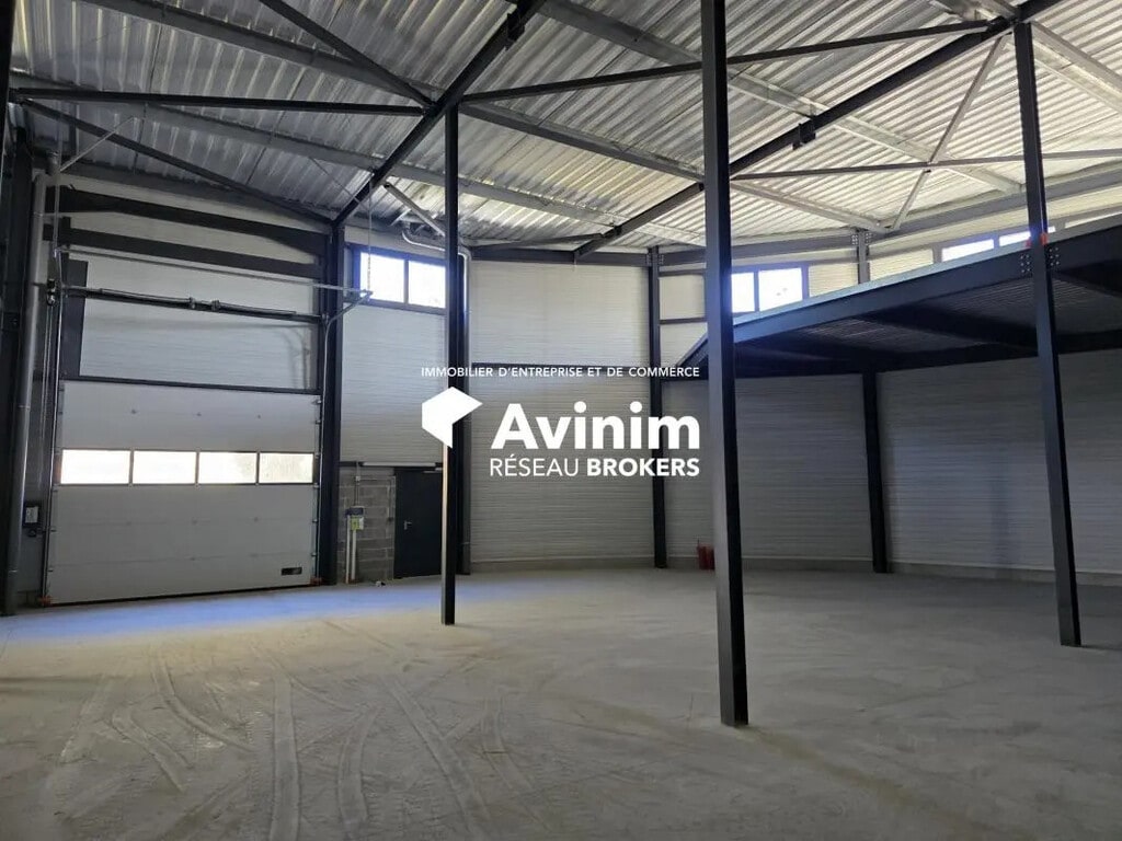 Vente Entrepôt 289 m² - Photo 1