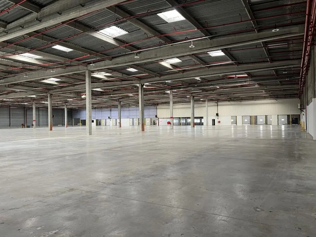 25 Avenue Du Bois De La Pie, Tremblay-en-France to rent Building Photo- Image 1 of 13