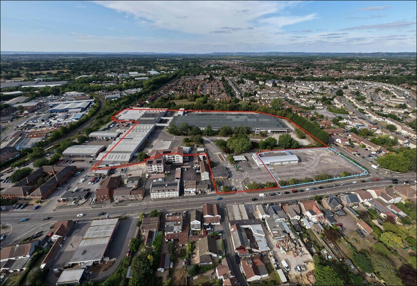 Station Rd, Yate to rent - Aerial - Image 1 of 7