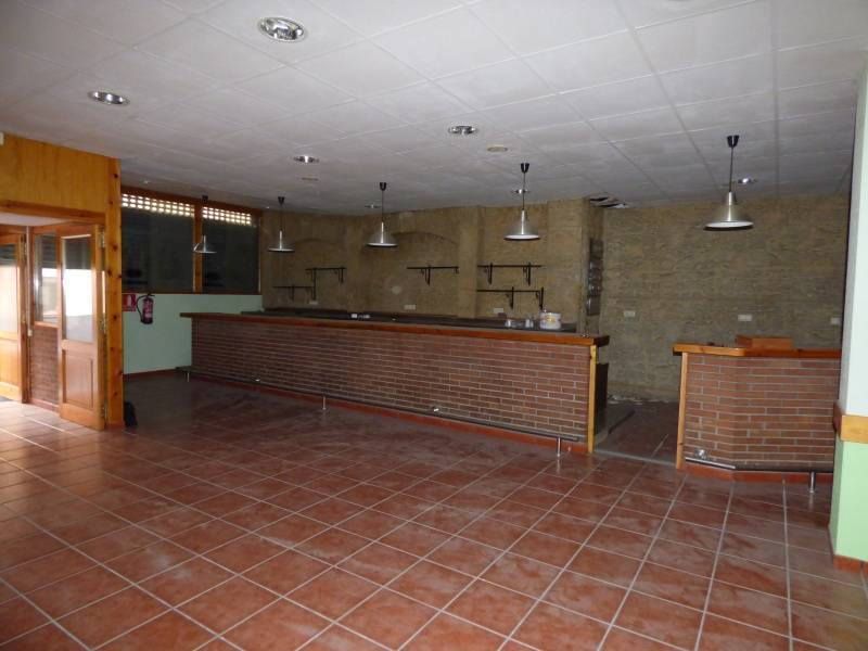 Retail in Vilanova del Camí, Barcelona to rent Interior Photo- Image 1 of 12