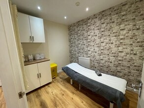 104-148 Carmondean Centre South Rd, Livingston to rent Interior Photo- Image 2 of 5